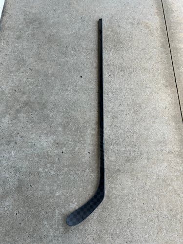 New Senior Bauer Right Handed 87 Flex P28 Pro Stock Nexus Geo Hockey Stick