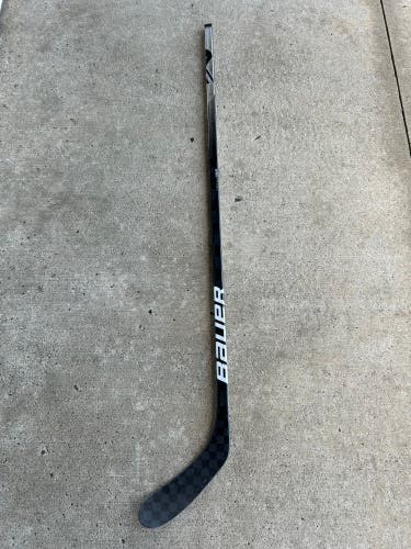 New Senior Bauer Right Handed 87 Flex P28 Pro Stock Nexus Geo Hockey Stick