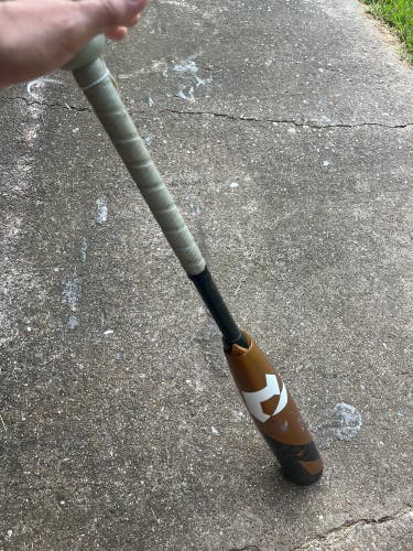 Used Kid Pitch (9YO-13YO) DeMarini Zoa Bat USSSA Certified (-10) Composite 19 oz 29"