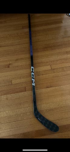 New Senior CCM Left Hand P28  RibCor Trigger 8 Pro Hockey Stick