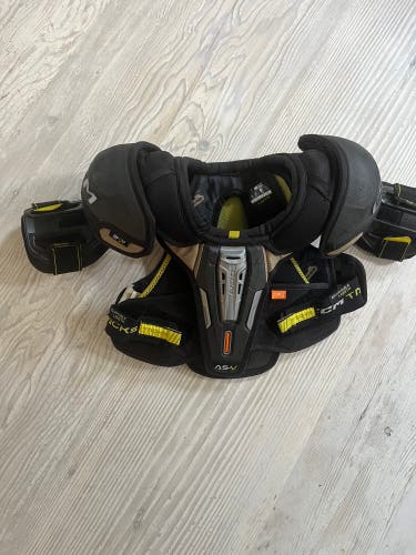 CCM Tacks ASV Shoulder Pads, Size Jr Medium