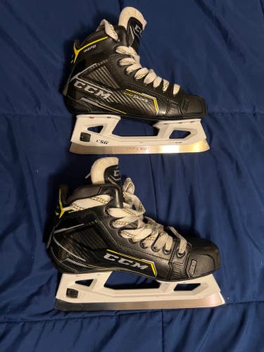 Used Intermediate CCM Super Tacks 9370 Hockey Goalie Skates Regular Width Size 4.5