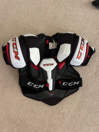 CCM FT4 Pro Shoulder Pads