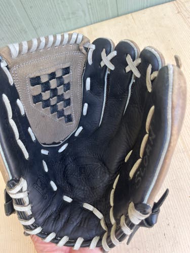 Black Used Kid Pitch (9YO-13YO) Louisville Slugger TPX Right Hand Throw Infield Baseball Glove 11"