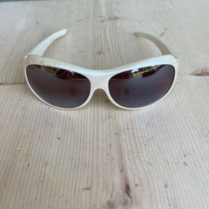 White Used Women's Adult Medium Maui Jim Sunglasses