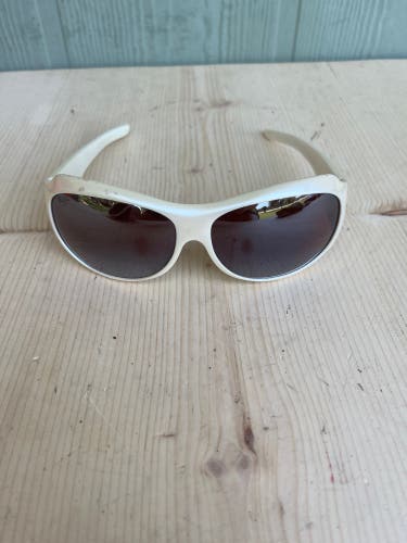 White Used Women's Adult Medium Maui Jim Sunglasses