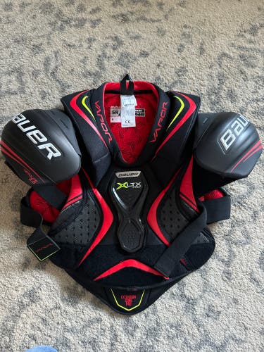 Used Senior Bauer Vapor Xltx Pro Shoulder Pads