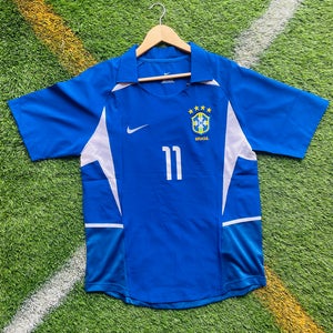 Brazil 2002 Away Ronaldinho Retro Soccer Jersey