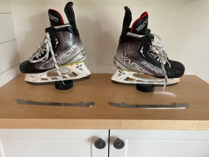 Senior Bauer 7 Vapor Hyperlite Hockey Skates