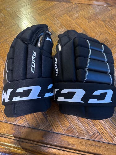 Ccm hockey gloves