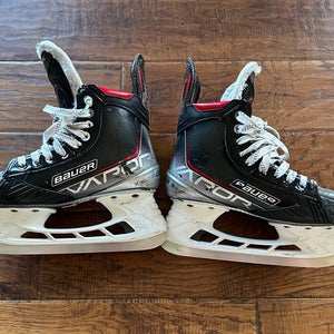 Used Intermediate Bauer Vapor 3X Hockey Skates Size 4