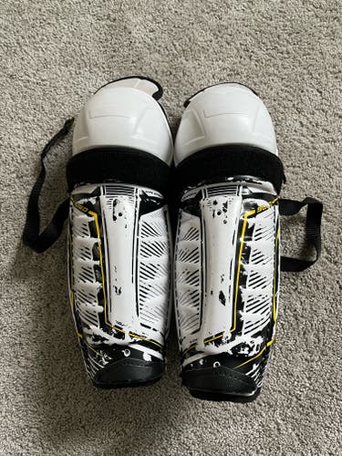 Used Junior CCM Tacks 9060 11" Shin Pads