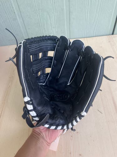 Black Used Kid Pitch (9YO-13YO) Wilson A450 Right Hand Throw Baseball Glove 12” A R7 S3 L2