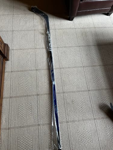 Bauer Vapor Hyperlite Sticks