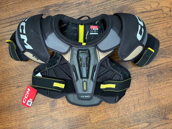 New Medium CCM TACKS AS 580 Shoulder Pads