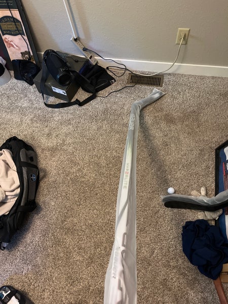 New Senior Bauer Right Handed P28 Vapor Hyperlite Hockey Stick