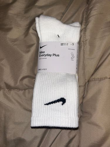 NEW Large White Nike Crew Socks