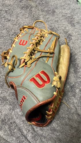 Used 2021 Outfield 12.75" A2000 Baseball Glove