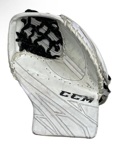 Used  CCM Extreme Flex E4.5 Glove