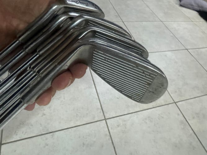 Tommy Armour 3/9 irons in right handed  Steel shafts