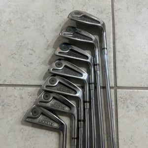 Wilson 1200 LT itons 3/9 in right handed  Steel shafts