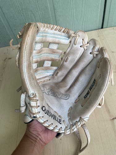 White Used Kid Pitch (9YO-13YO) Louisville Slugger Right Hand Throw Softball Glove 12.5" Xeno Series