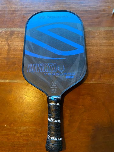 Selkirk Invicta Vanguard 2.0 Pickleball Paddle