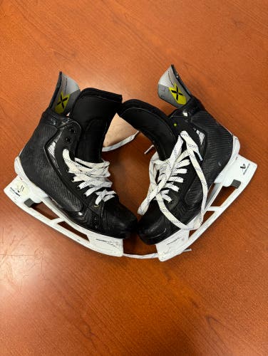 Used Senior Bauer Vapor Hyperlite Hockey Skates - Set 11