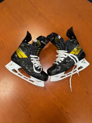 Used Senior Bauer Supreme UltraSonic Hockey Skates