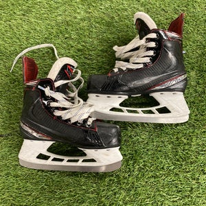 Used Youth Bauer Vapor X2.7 Hockey Skates Regular Width 13.5