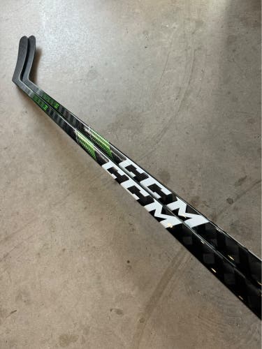 2 PACK NHL New Senior CCM Right Handed 90 Flex P88 Pro Stock RibCor Trigger 4 Pro Hockey Stick