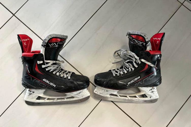 Used Senior Bauer 8.5 Vapor 3X Pro Hockey Skates