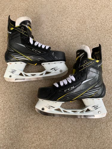 New Senior CCM Tacks Vector Hockey Skates Regular Width 8