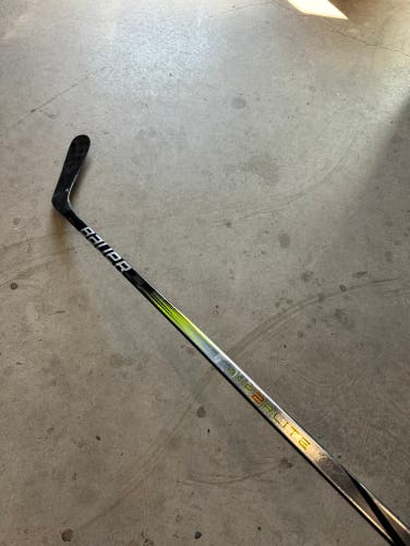 Used Senior Bauer Right Handed P92 Pro Stock Vapor Hyperlite 2 Hockey Stick