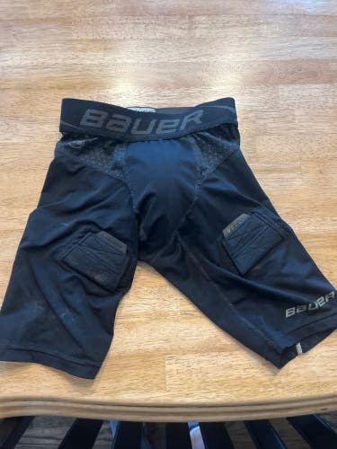 Bauer 37.5 Youth Small Compression Short Jock with cup - Like New