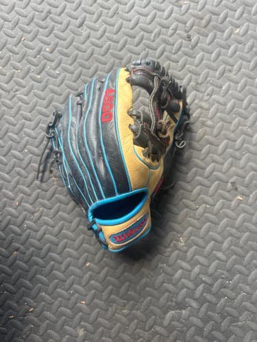 Used Right Hand Throw 11.5" A500 Baseball Glove