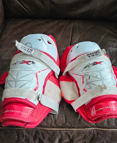 Used Junior Bauer Vapor APX2 10" Shin Pads