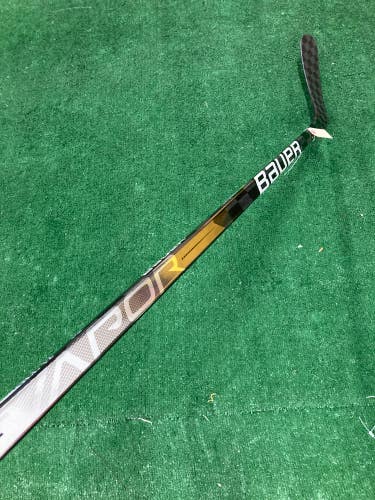 Used Senior Bauer Vapor Hyperlite Hockey Stick Left Hand P92