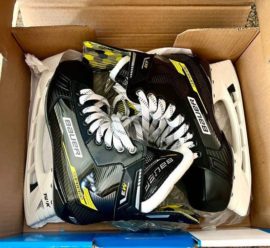 BAUER SUPREME M3 ICE HOCKEY SKATES - INTERMEDIATE SIZE 5D (6D US)- NEW IN BOX