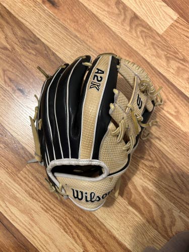 "New" Infield Right Hand Throw Wilson A2K Baseball Glove 11.75"