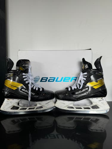 AHL Gently Used Senior Bauer Regular Width Pro Stock 8 Supreme UltraSonic Hockey Skates