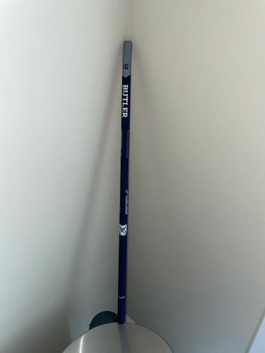 Pre-Owned (never used) BUTLER BULLDOGS Team Issued STX Fortress 600 Womens Lacrosse Shaft