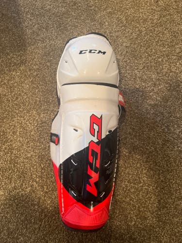 New Senior CCM 15"  Jetspeed FT4 pro Shin Pads