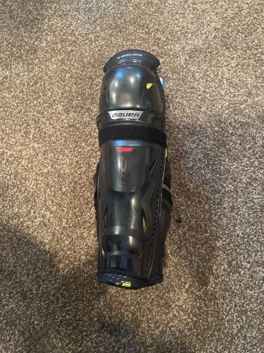 New Junior Bauer 12"  Vapor 3X Pro Shin Pads