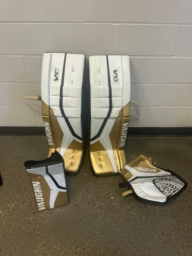 Used  Vaughn Regular Pro Stock V10 Pro Carbon Goalie Full Set