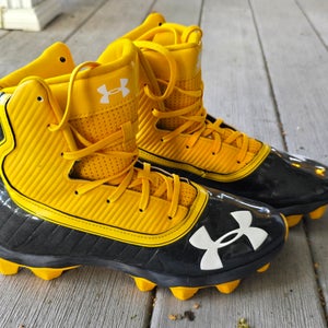 Yellow and Black Used Size 6.0 Youth Boys Under Armour Highlights Molded Hightop Football Cleats