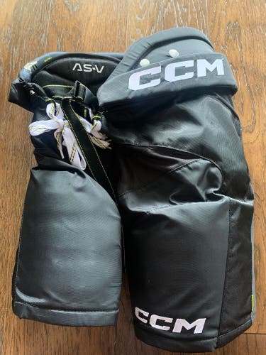 LIKE NEW Used Senior Small CCM Tacks AS-V Hockey Pants