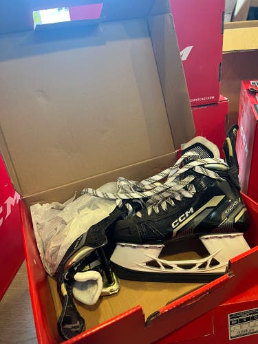 New CCM 7 AS-590 Hockey Skates