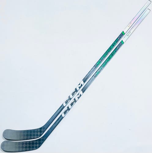 New 2 Pack Custom Green CCM Jetspeed FT6 Pro (Trigger 8 Pro Build) Hockey Stick-RH-P90M-75 Flex