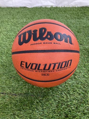 Used Men's Wilson Basketball